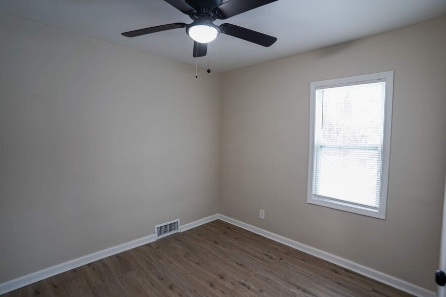 Building Photo - Fully Renovated 3-Bedroom Home – Move-In Ready for You!