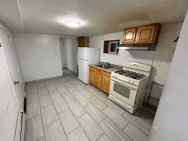 Primary Photo - 33-15 97th St