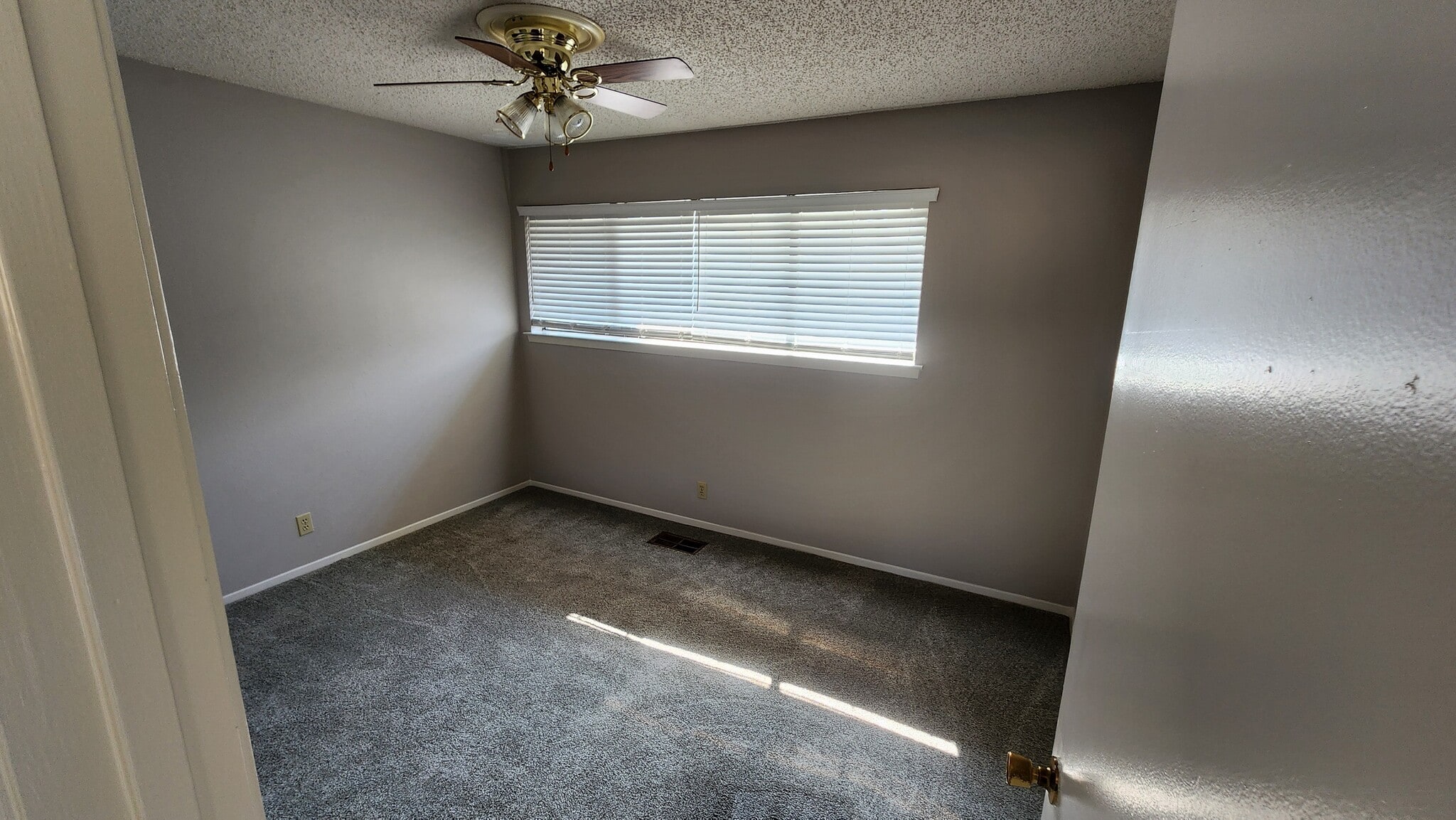 Building Photo - 2320 Aberdeen Dr