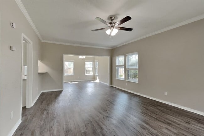 Building Photo - 5511 Pipingwood Dr