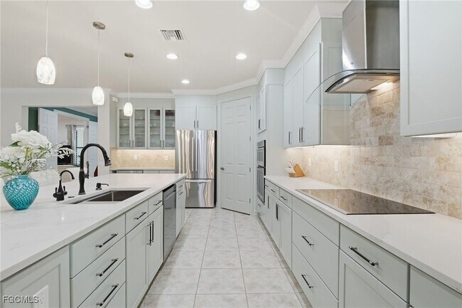 Building Photo - 11012 Castlereagh St