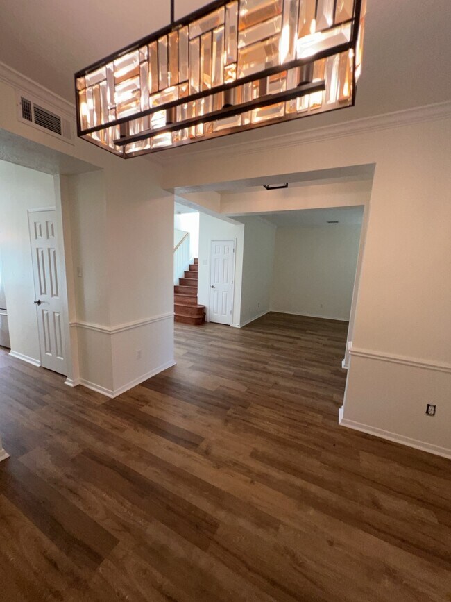 Building Photo - 8826 Burleson Ct