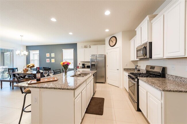 Building Photo - 5231 Wildwood Wy