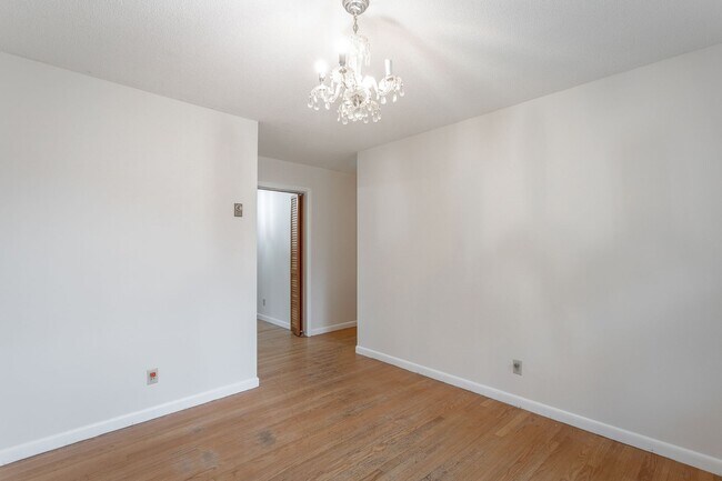 Building Photo - 3 Bedroom · 2 Bath Home in East Brainerd N...