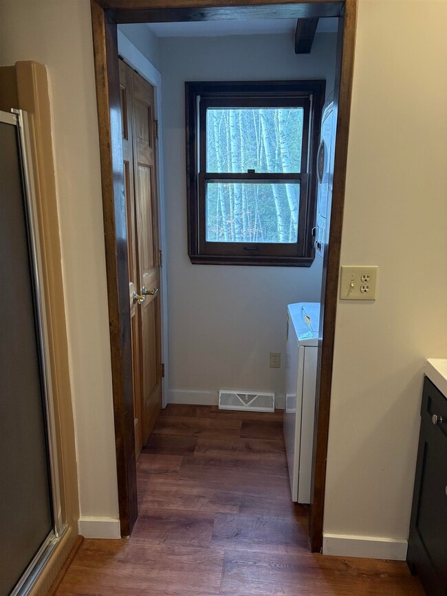 Building Photo - 290 Glen Ledge Rd