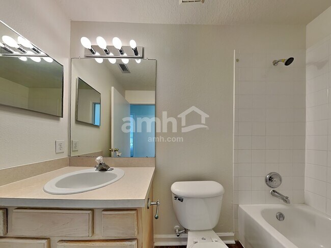 Building Photo - 12426 Tree Pointe Ct