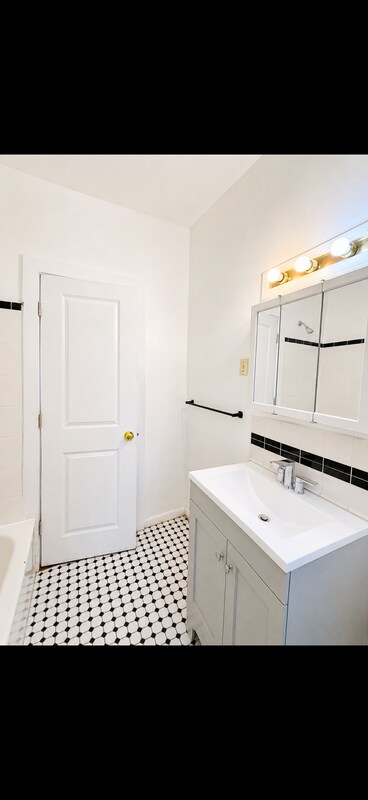 Building Photo - 42 N 53rd St