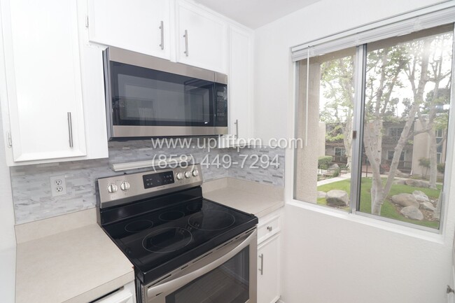 Building Photo - 1BR/1BA LA MESA w/ 2 Balconies near Lake M...