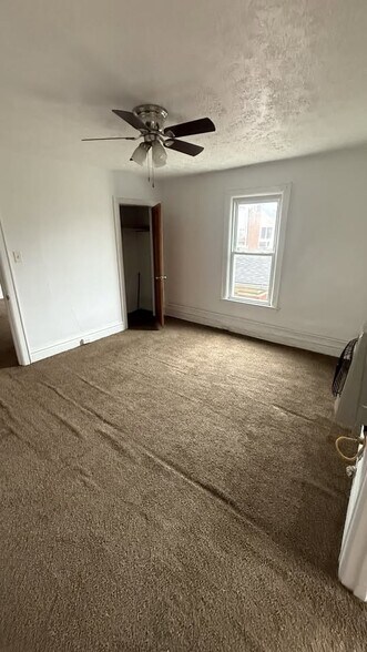 Building Photo - 3139 3rd Ave