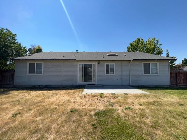 Building Photo - 8137 Waterfowl Ave