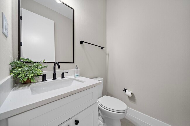 Building Photo - 11 Wellford St