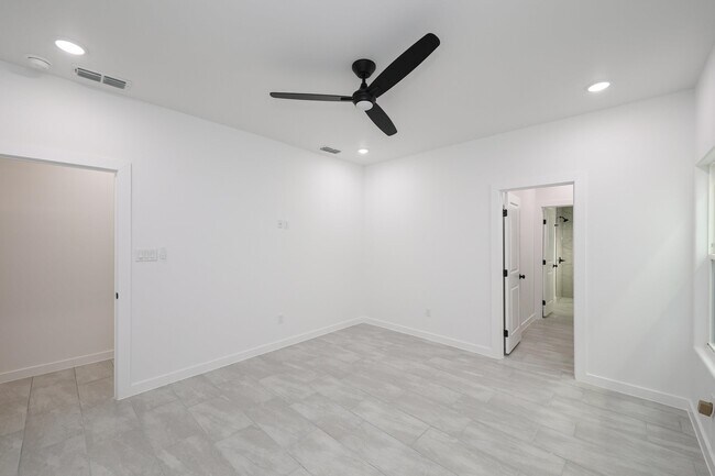 Building Photo - 8218 Casa Verde Rd