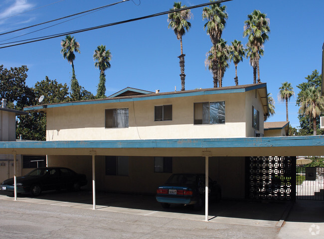 Building Photo - Lido Palms