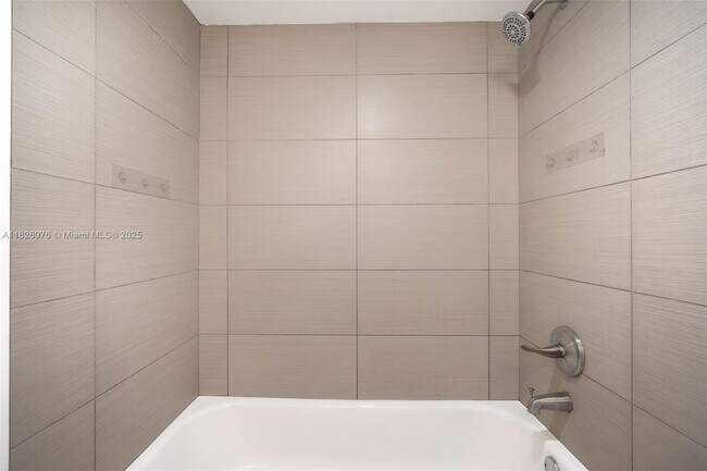 Building Photo - 20350 W Country Club Dr