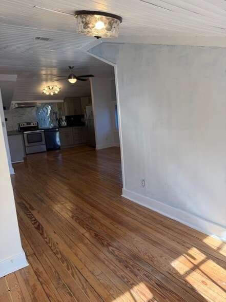 View looking back from office nook - 1112 E Duffy St