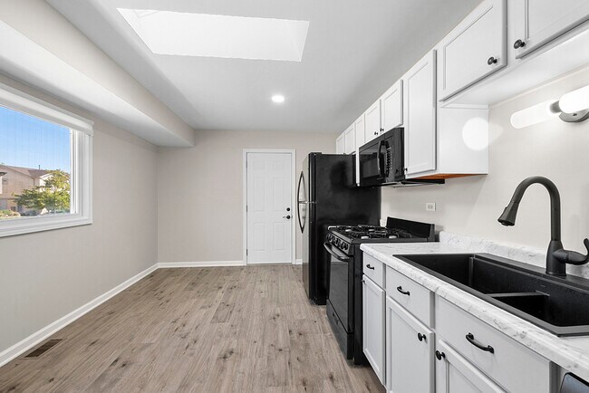 Building Photo - 16248 Haven Ave