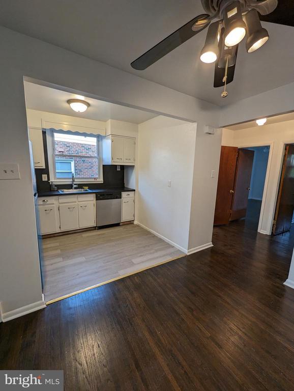 Building Photo - 910 Durard Rd