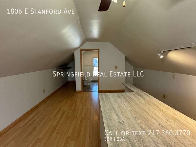 Building Photo - 1806 E Stanford Ave