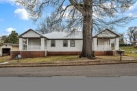 Building Photo - Updated 2-Bedroom Duplex – $800/month | Ta...
