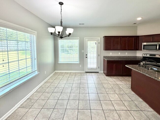 Building Photo - ClayHillDrive150