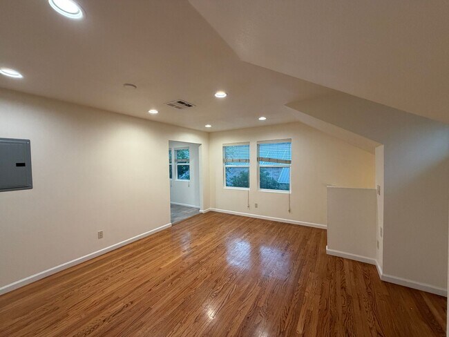 Building Photo - 1630Lynd