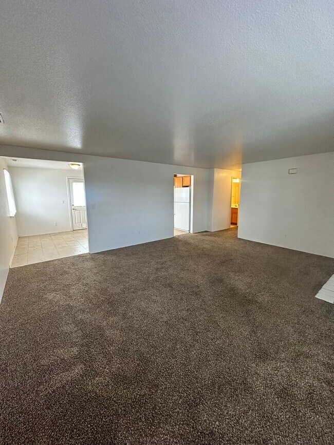 Building Photo - 1409 Maple St