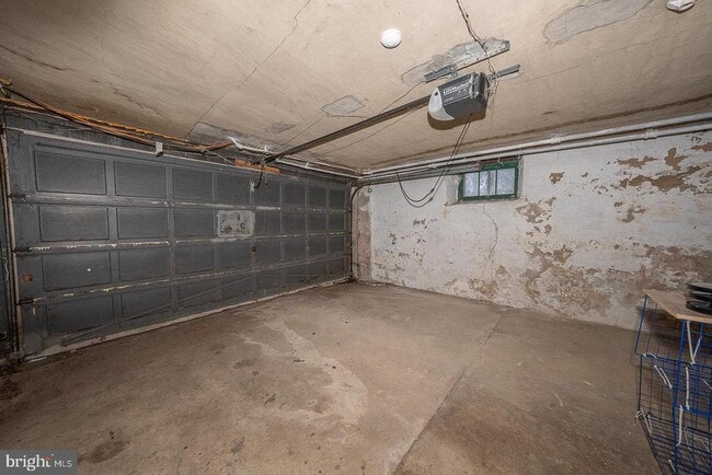 Building Photo - 625 Chelten Hills Dr