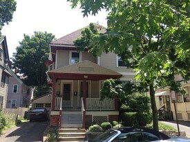 Building Photo - 10 Rundel Park