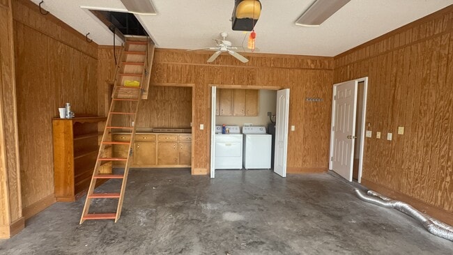 Building Photo - 500 Ashbrook-