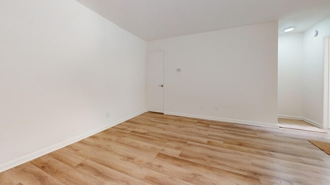 Building Photo - Cohasset Street - 20203-6