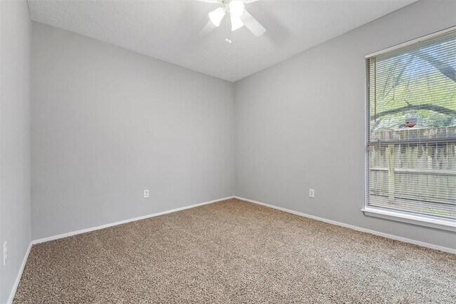 Building Photo - 22101 Moss Falls Ln