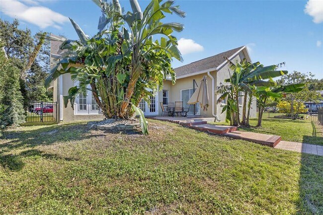 Building Photo - 172 Lake Shore Dr W