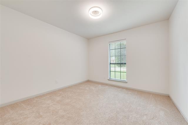 Building Photo - 630 Pheasant Ln