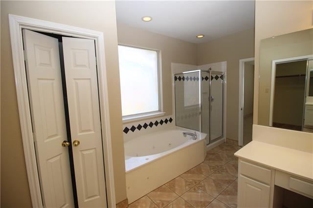 Building Photo - 3845 Gillespie Dr