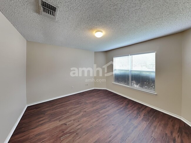 Building Photo - 16635 Blanco Ky