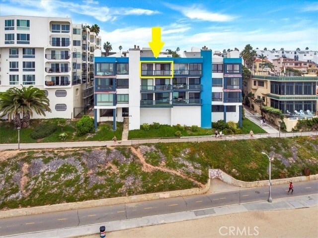 Building Photo - 575 Esplanade