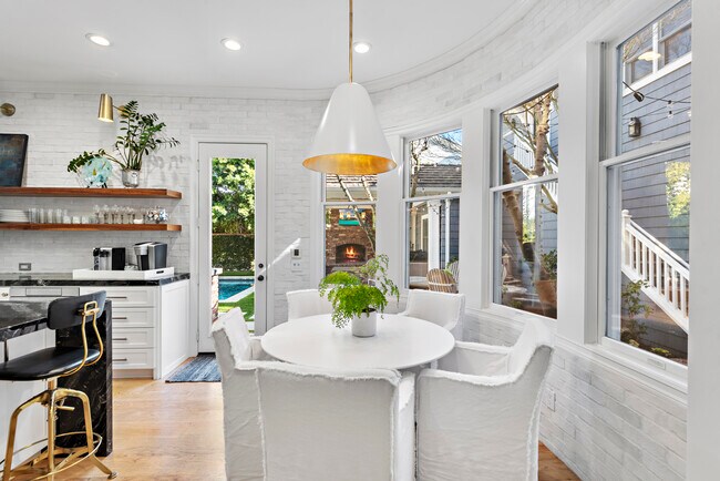 Building Photo - 20 Cape Danbury