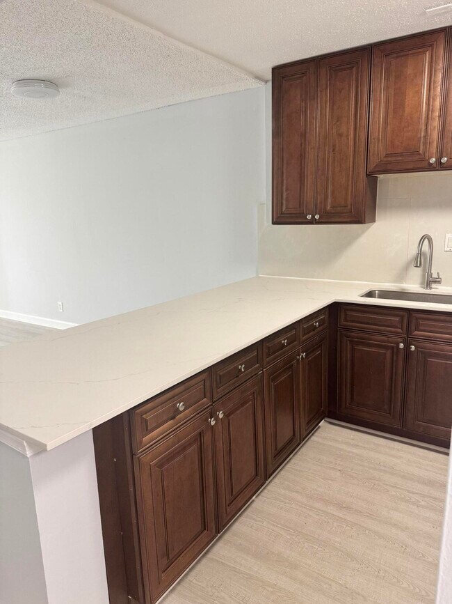 Building Photo - 7820 S Colony Cir