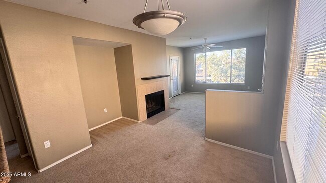 Building Photo - 4925 E Desert Cove Ave