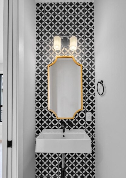 Building Photo - 431 Quincy St NW