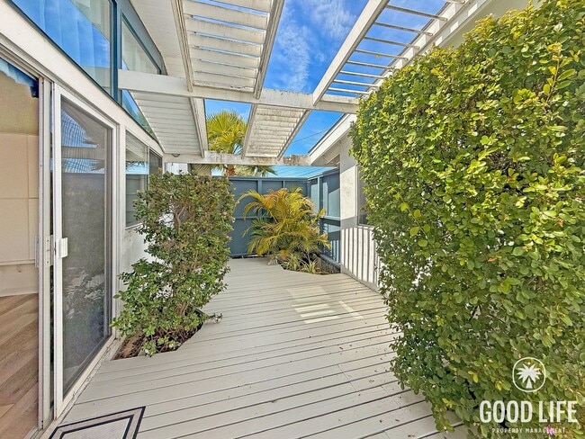 Building Photo - Spacious 3BR Home + 1BR ADU with Private Courtyard in University City!