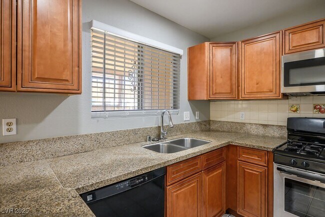 Building Photo - 3819 Terrazzo Ave