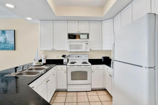 Building Photo - 365 E Beach Blvd