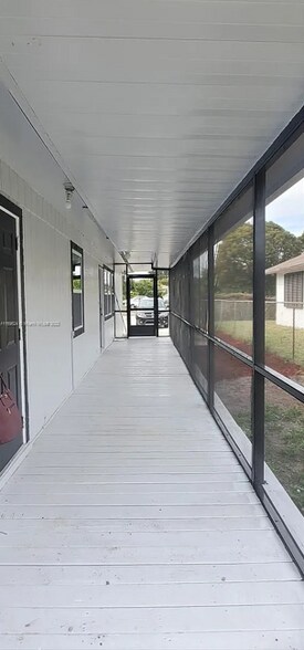Building Photo - 347 NW 6th Ave