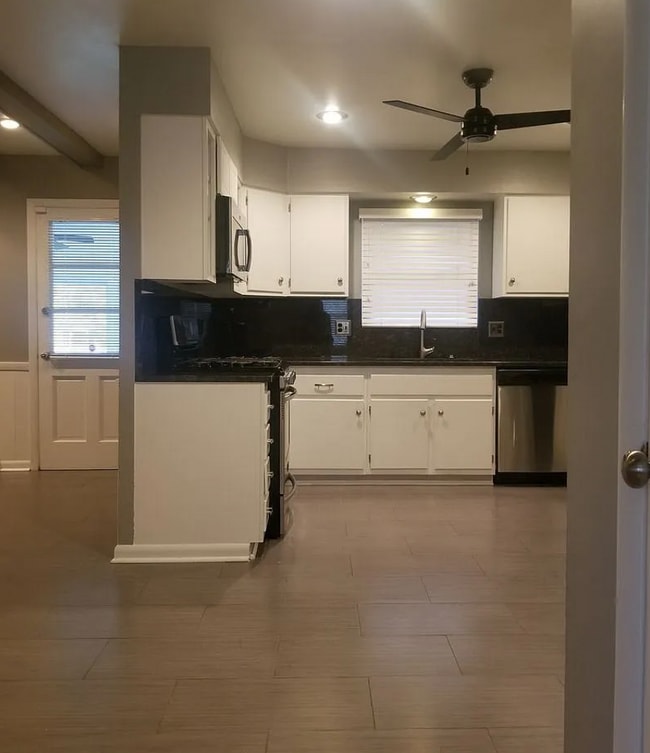 Building Photo - 324 Cumberland Dr