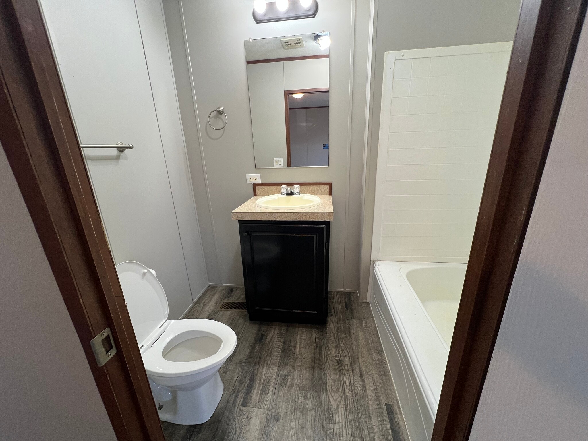 Building Photo - 66 Peach St