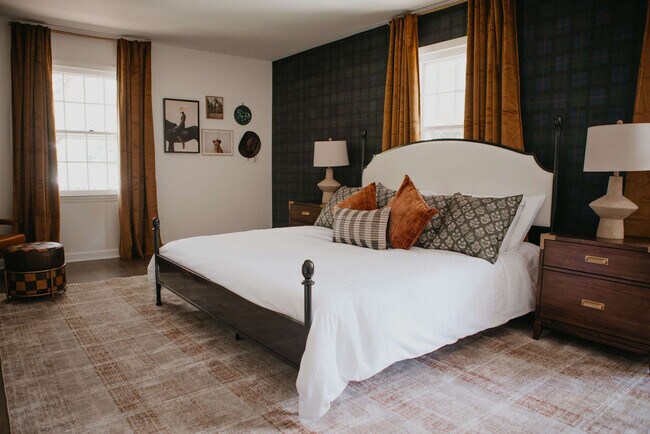 Building Photo - 946 Magnolia St SE