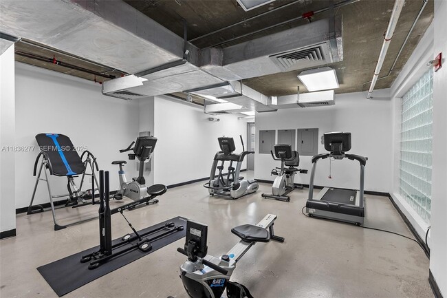 Building Photo - 455 NE 25th St