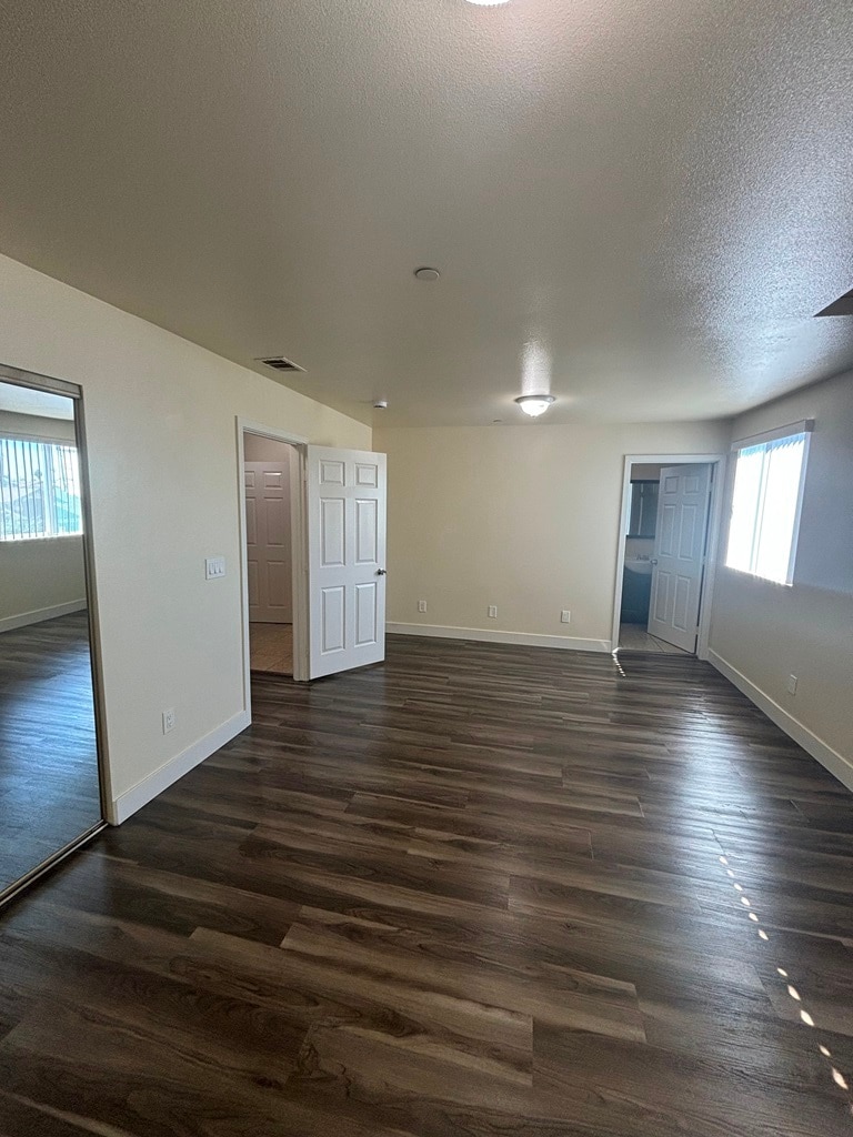 Building Photo - 133 W 74th St