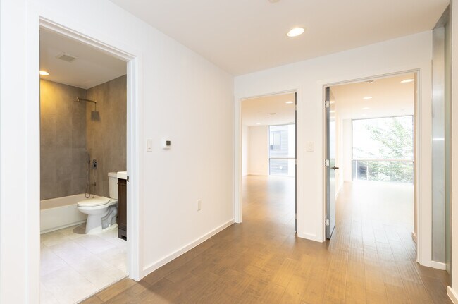 Building Photo - 1422 N 7th St